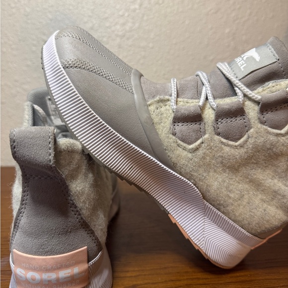 SOREL Women’s Wool Gray Waterproof Winter Boots Booties - Picture 6 of 9